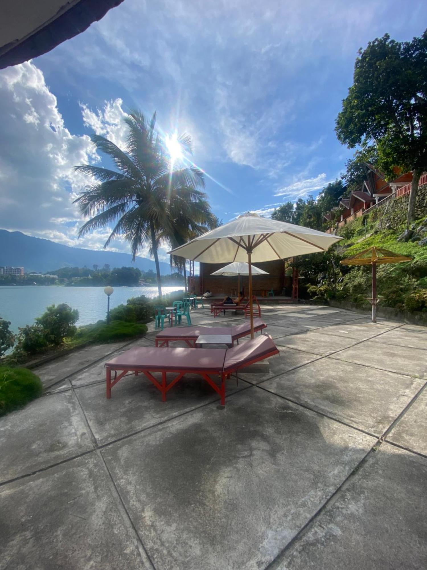 Vandu'S View Guest House & Restaurant Tuk Tuk Exteriér fotografie